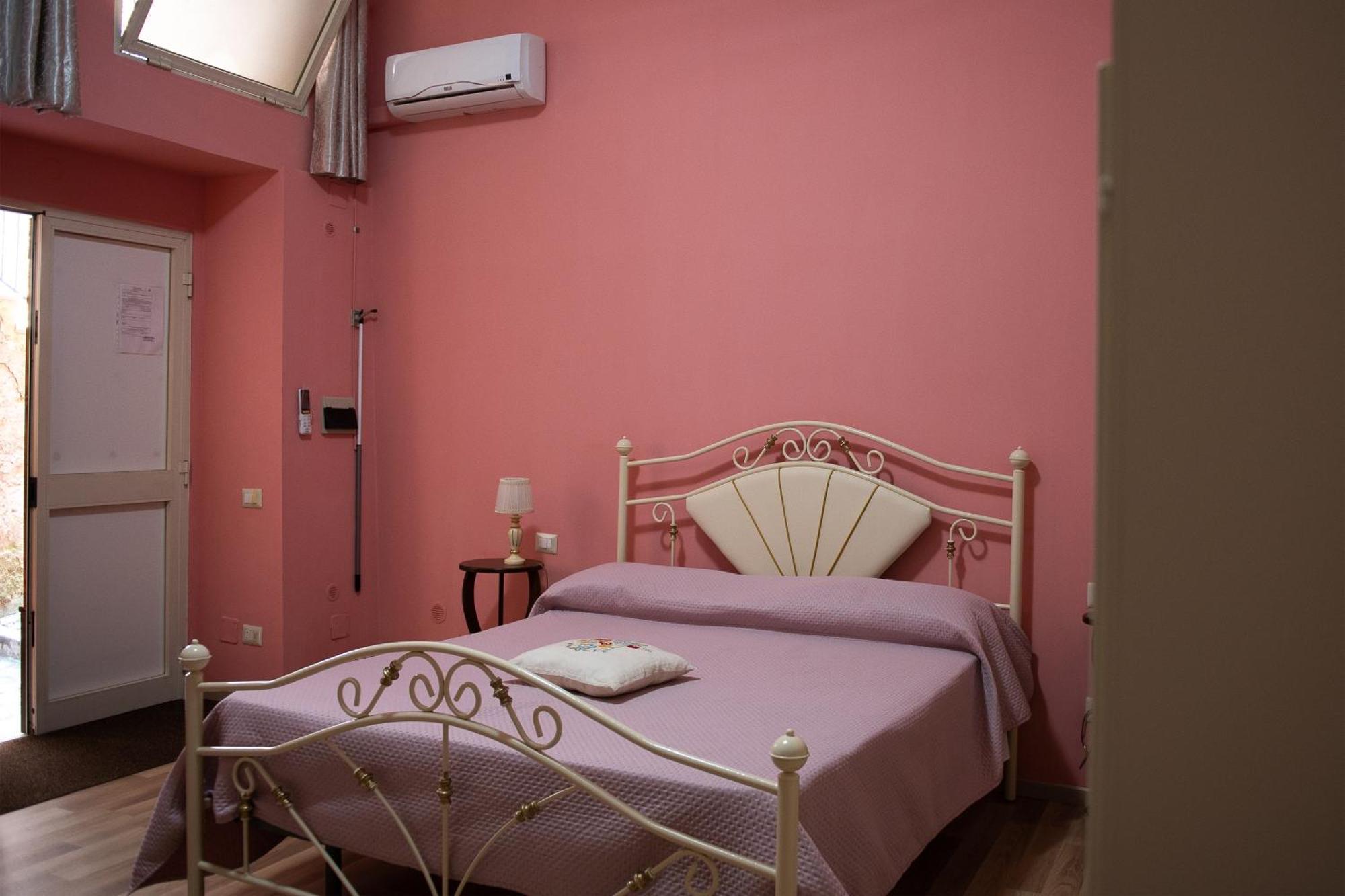 Mandevilla Home Caiazzo ภายนอก รูปภาพ